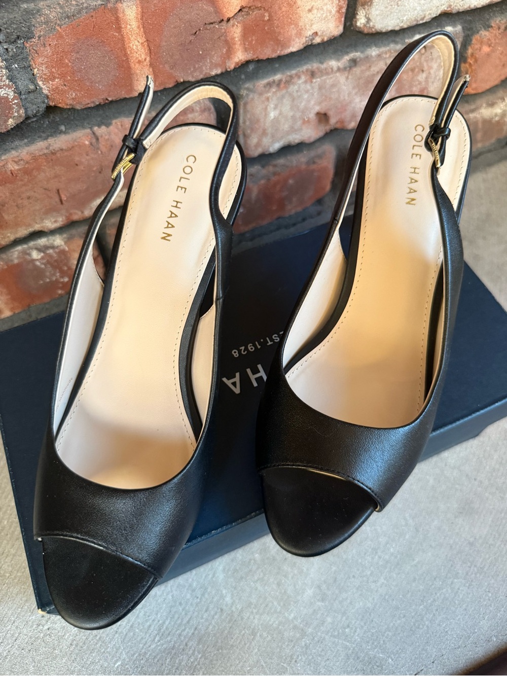 Cole Haan Black Leather Maya Slingback Peep-Toe Open-Toe Pump size 6.5